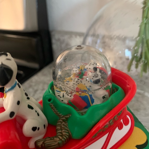Disney Vintage 1996 McDonalds Disney 101 Dalmatians "Dog Sledding" Snow Globe - Picture 4 of 9